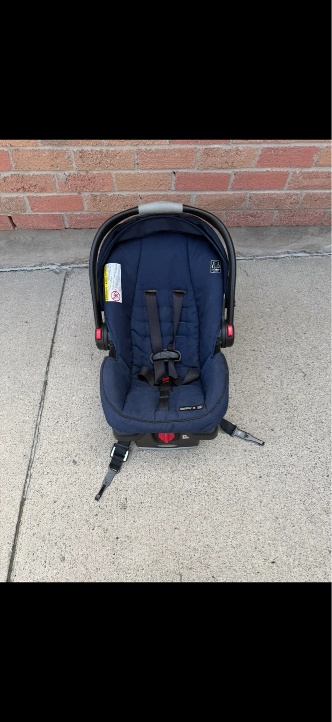 Graco SnugRide 35 Infant Carseat