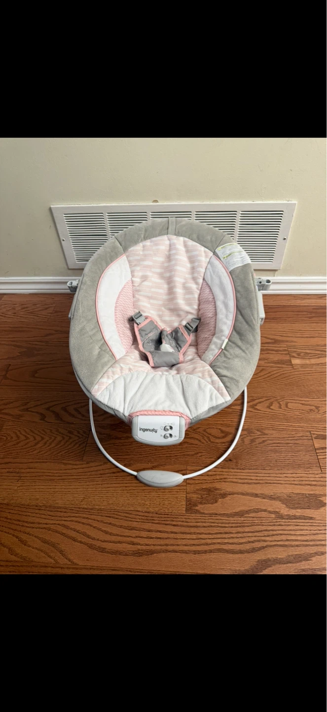 Vibrating Baby Bouncer Seat with Music