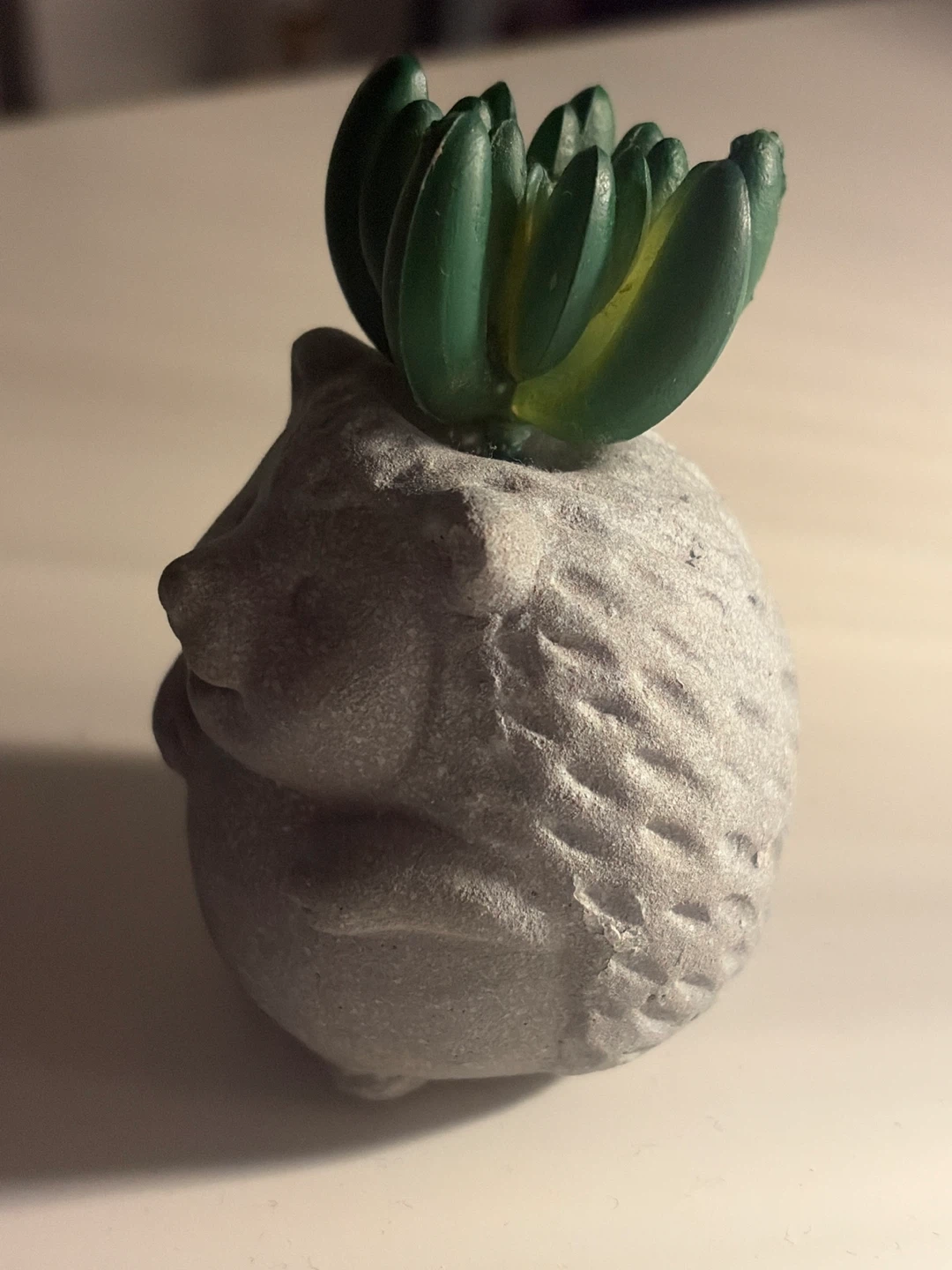 Hedgehog planter with artificial succulent - photo 2
