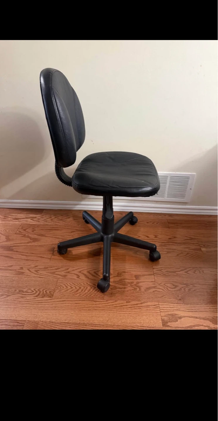 Soft Comfortable Office/Desk Chair - photo 4
