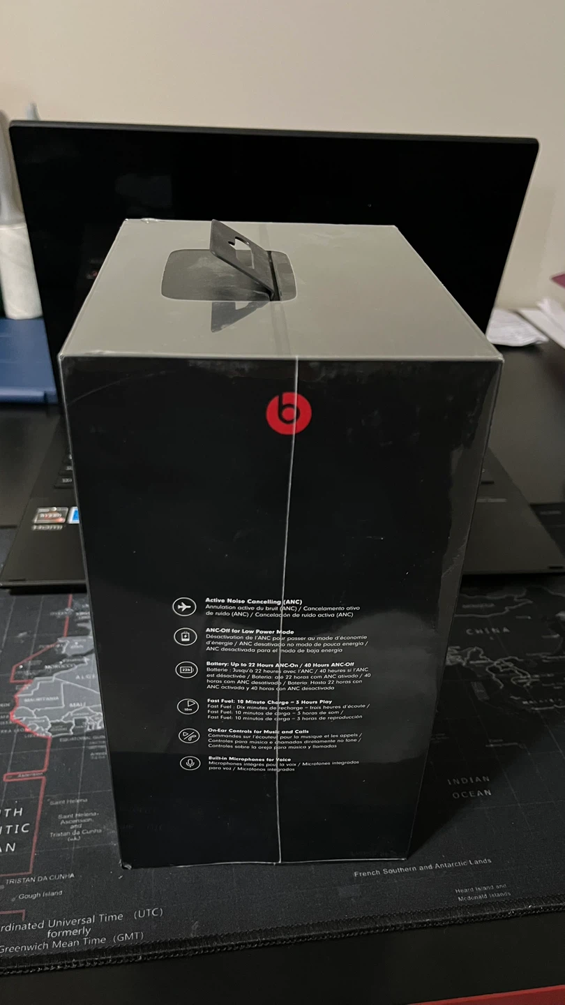 Beats Studio3 Wireless Over-Ear Headphones with Carrying Case - photo 3