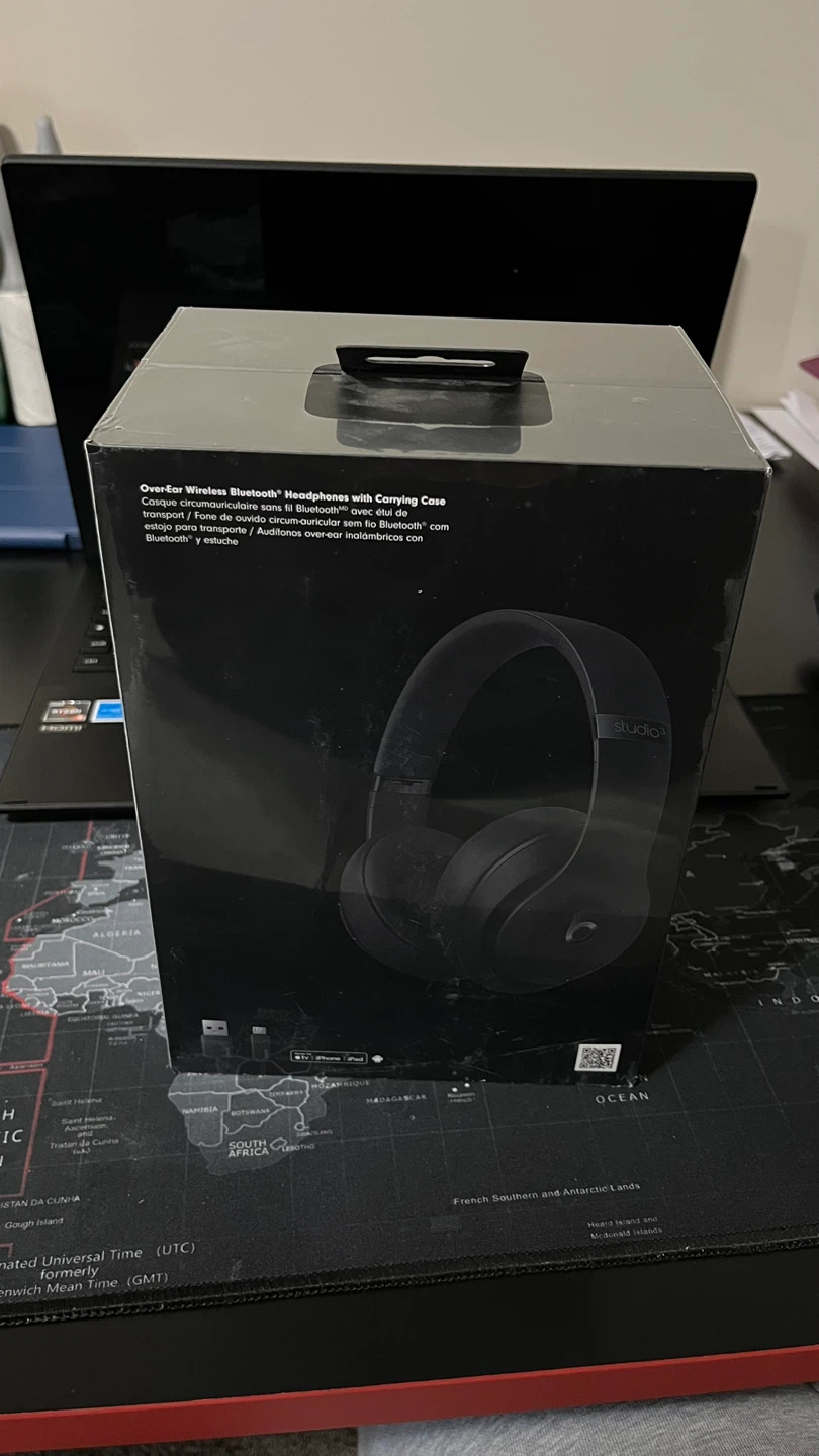 Beats Studio3 Wireless Over-Ear Headphones with Carrying Case - photo 2