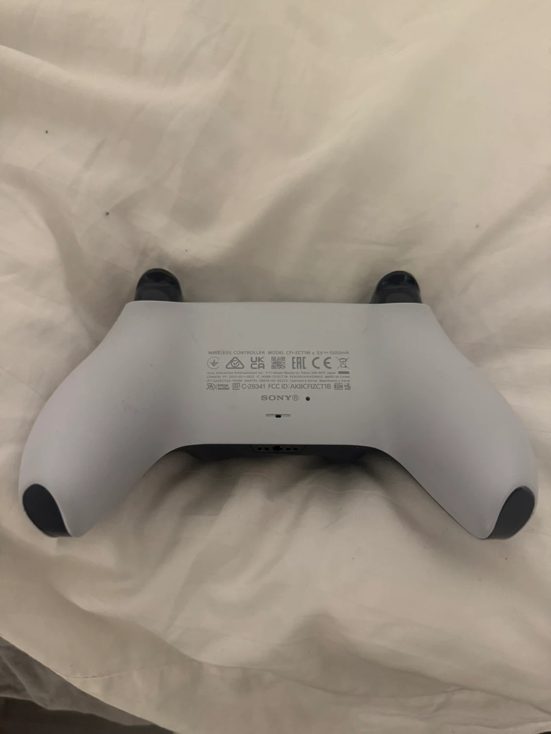 Sony PlayStation 5 DualSense Wireless Controller - photo 2