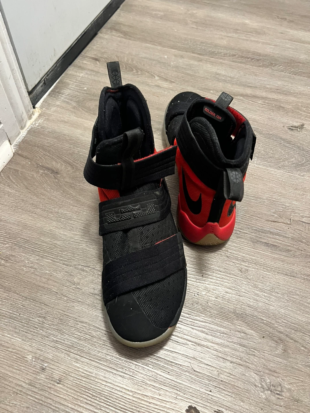 Nike LeBron Soldier 10 Basketball Shoes - photo 3