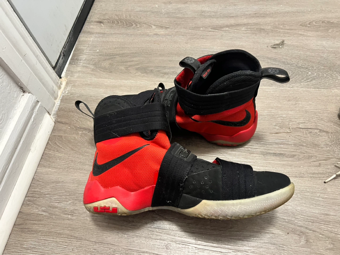 Nike LeBron Soldier 10 Basketball Shoes