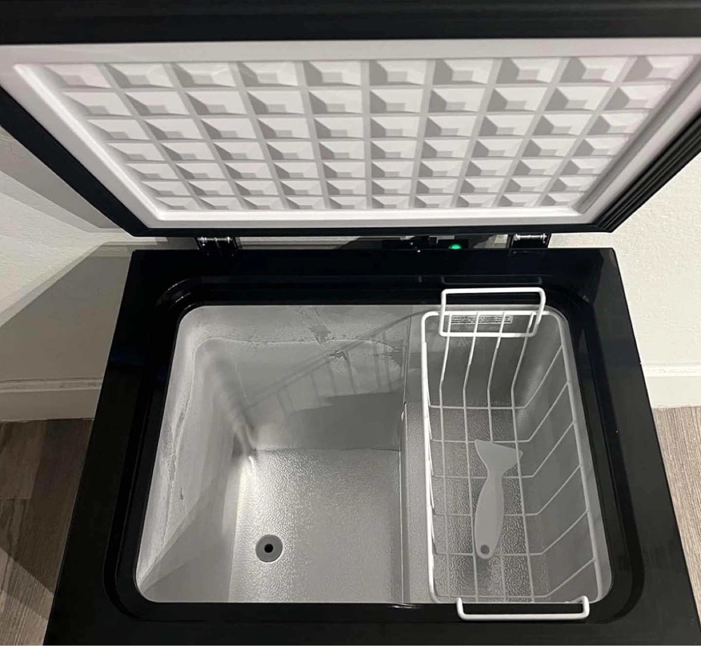 EUHOMY Chest Freezer - photo 3