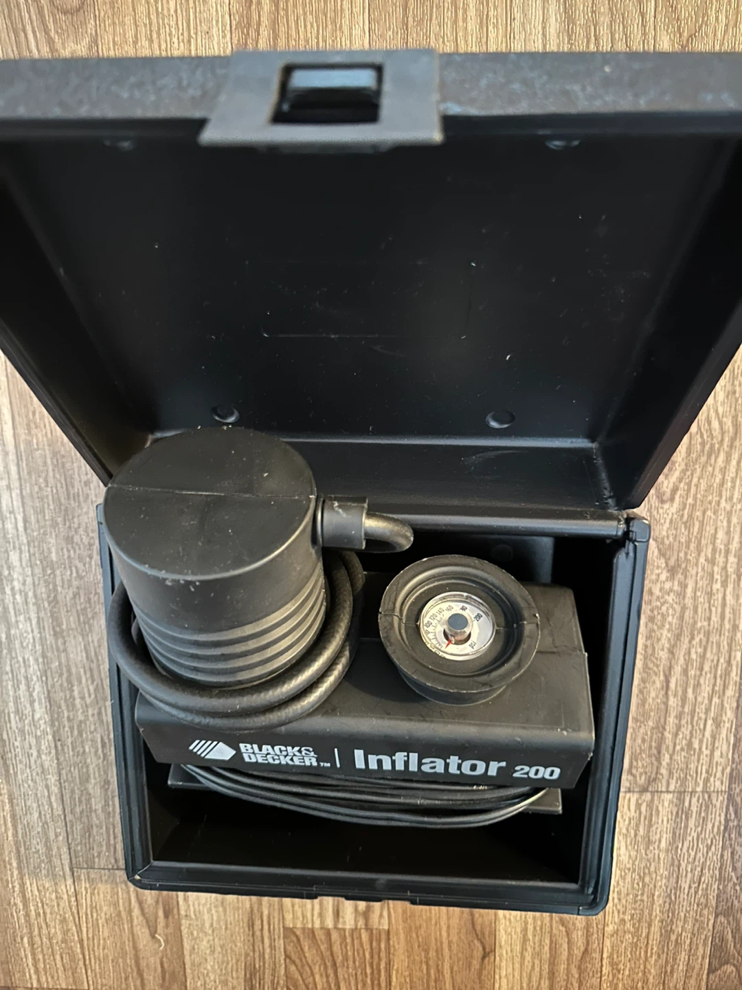 Black & Decker Inflator 200 with Case - photo 2