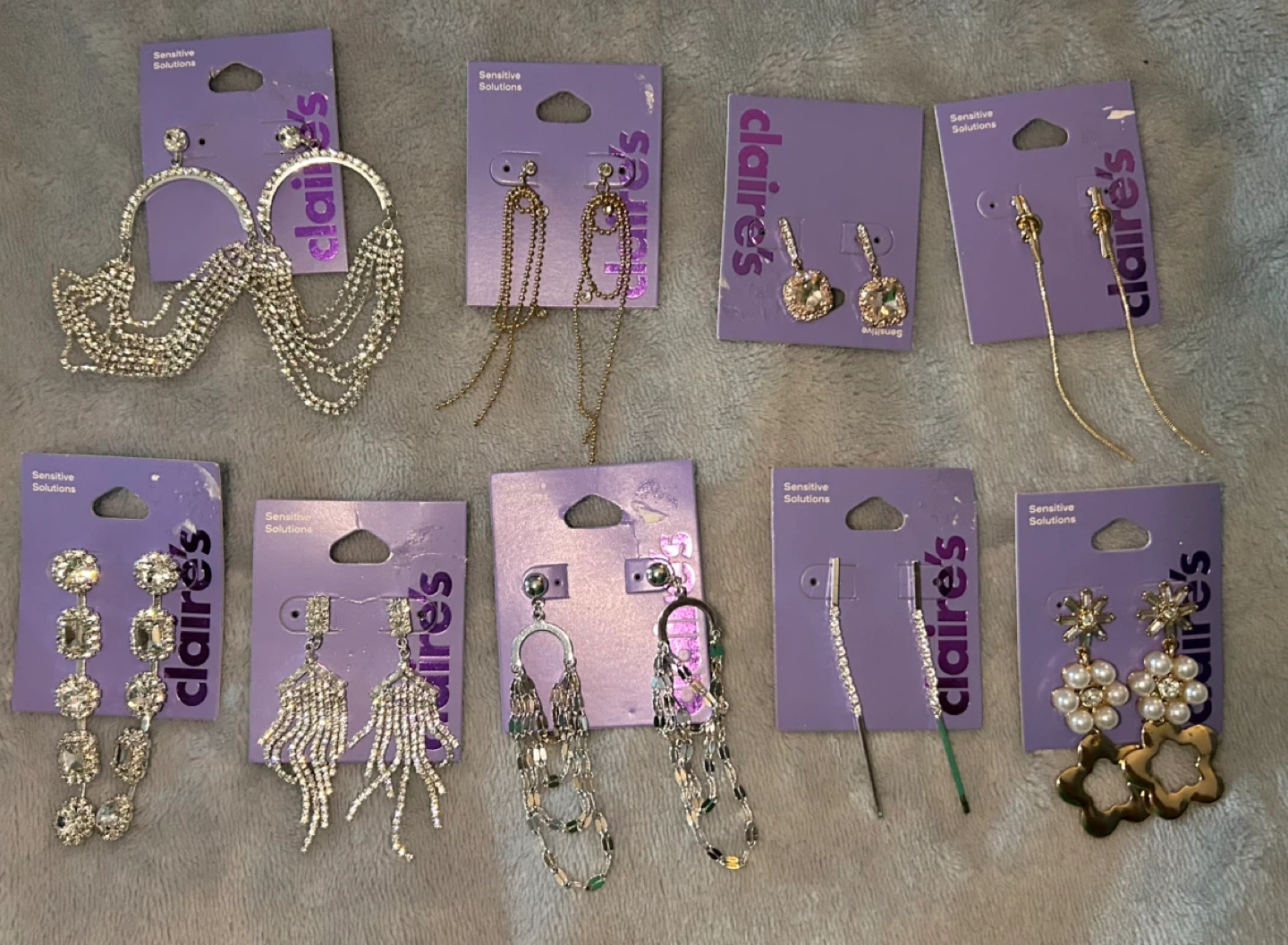 Claire's Lot of 8 Pairs of Fashion Earrings