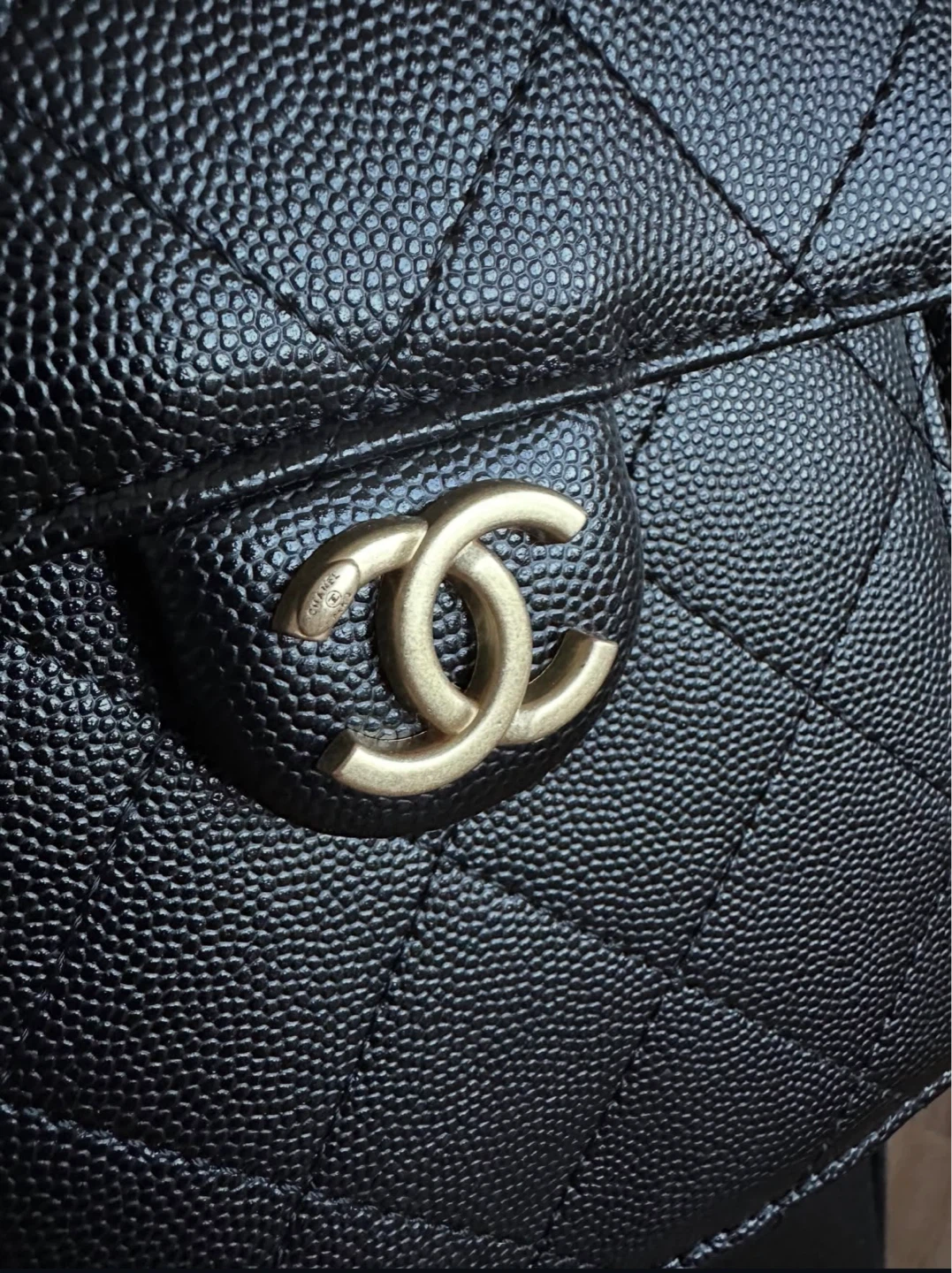 Chanel 25 Large Black Caviar - photo 4