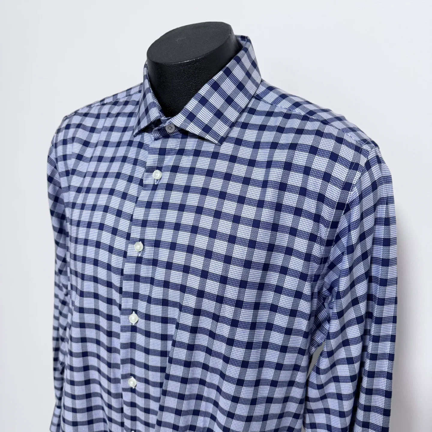 Men’s Egara blue checkered dress shirt (XL)