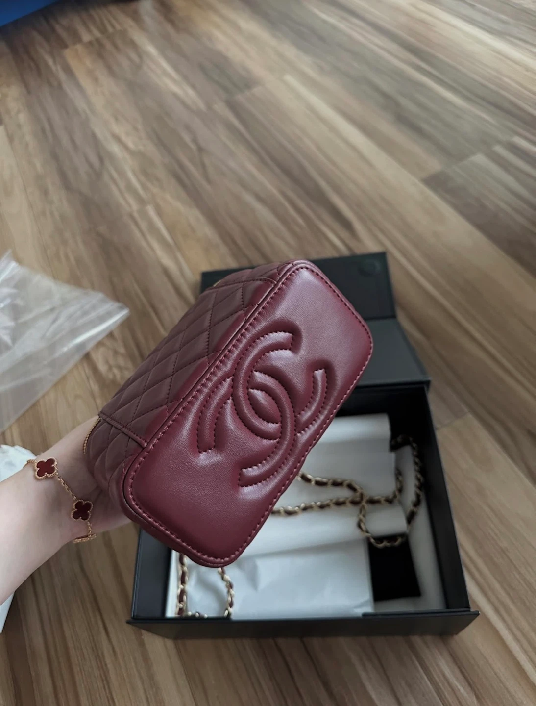 Chanel Vanity Case Bag - Burgundy Quilted Leather - photo 4