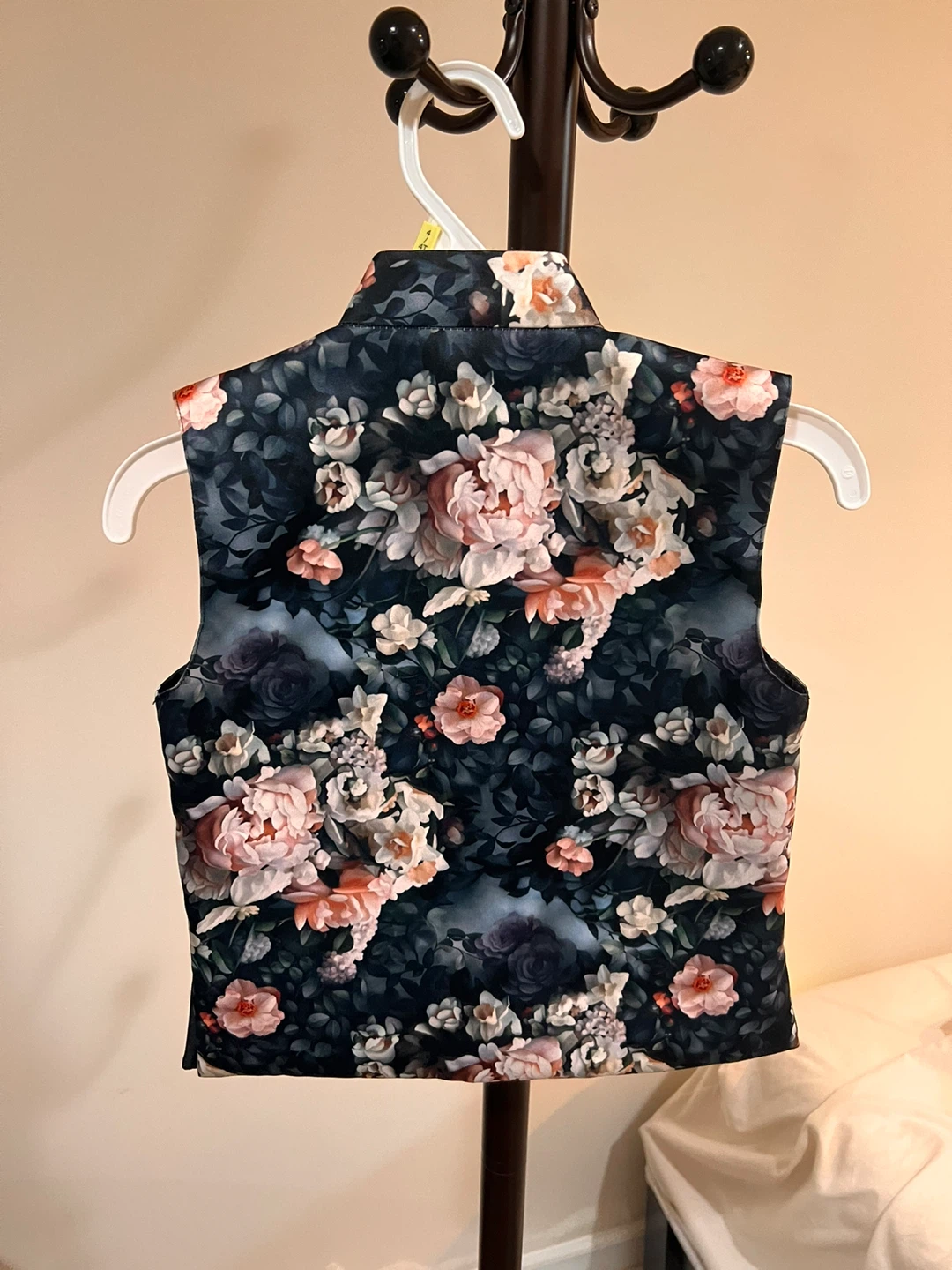 Floral Vest with Dragonfly Charm - photo 3