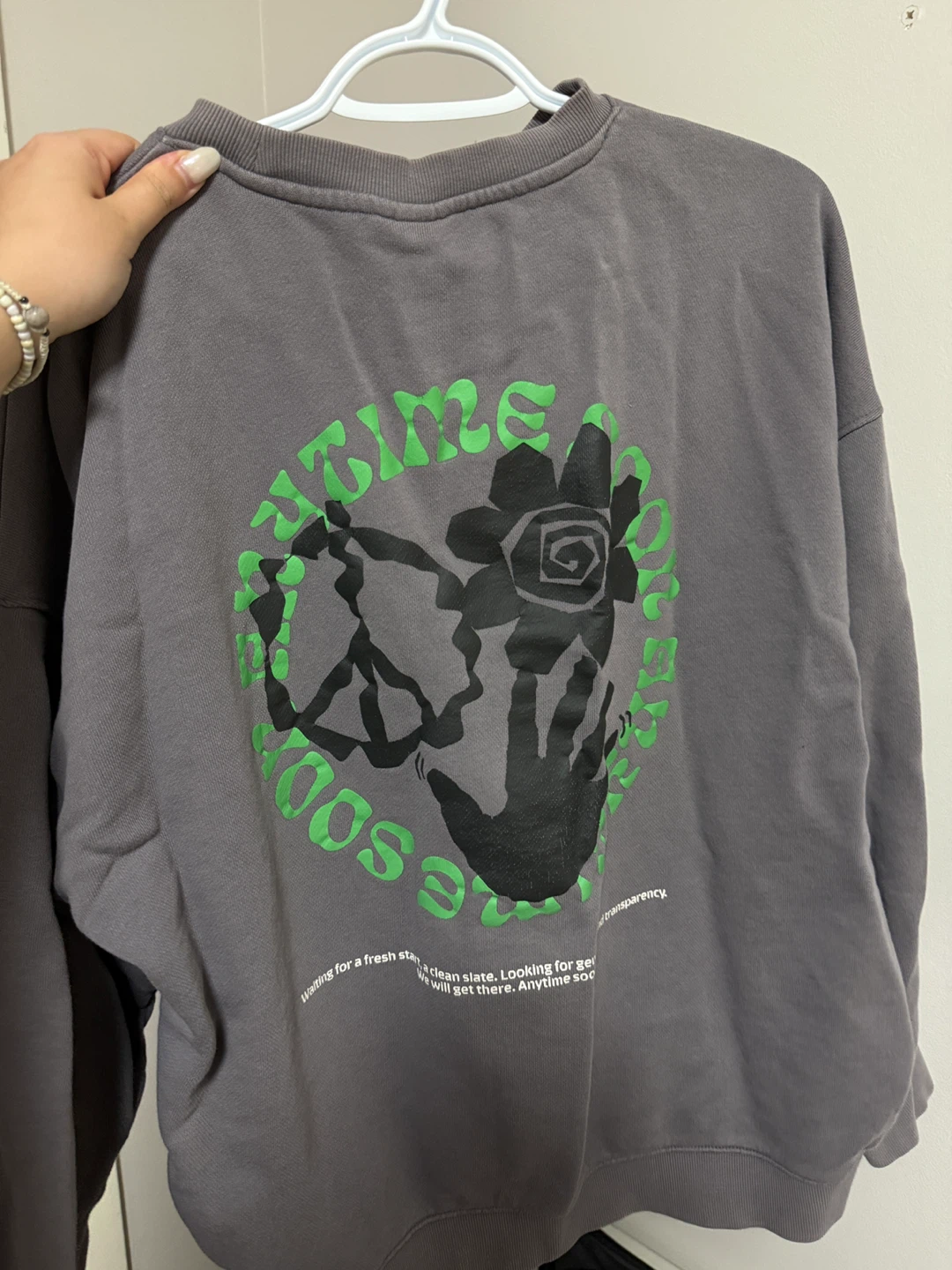 H&M Graphic Sweatshirt - photo 2