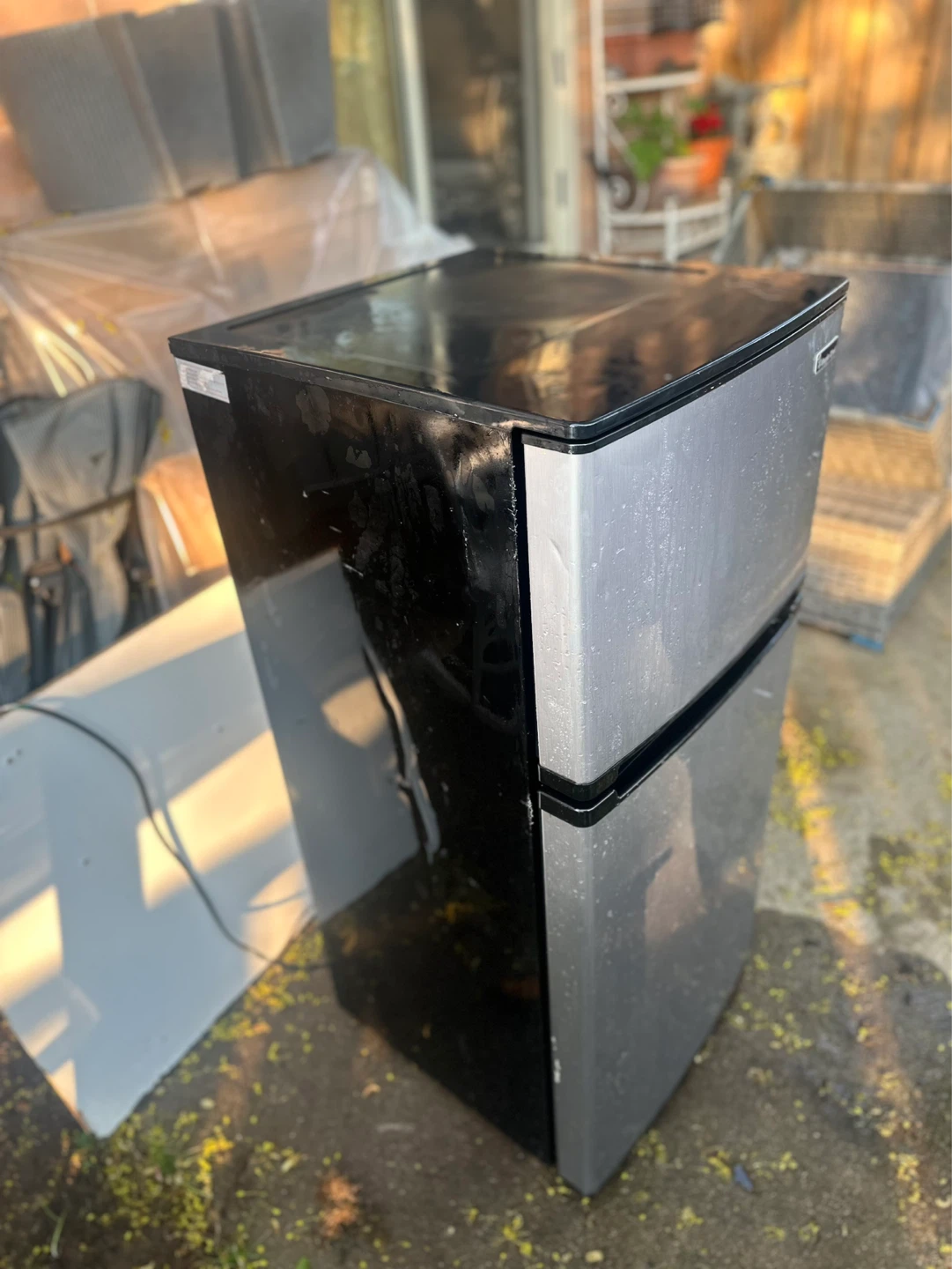 Magic Chef Mini Fridge - photo 5