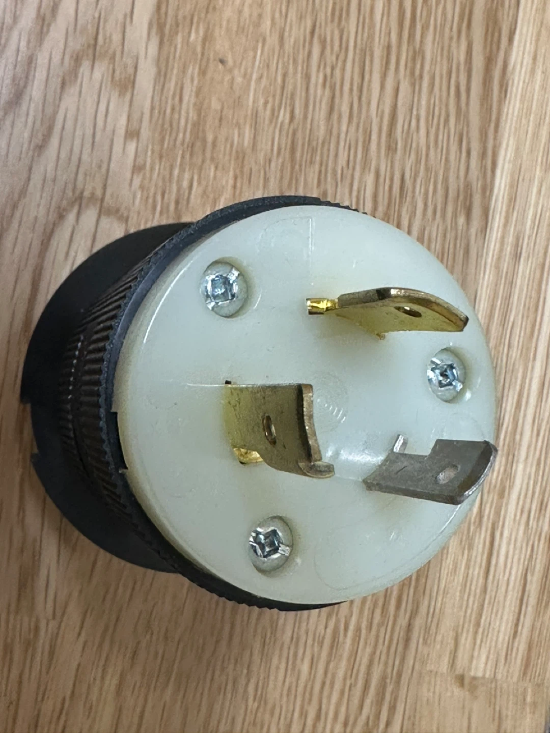 Hubbell HBL23110CN 20A 125V Locking Plug - photo 2
