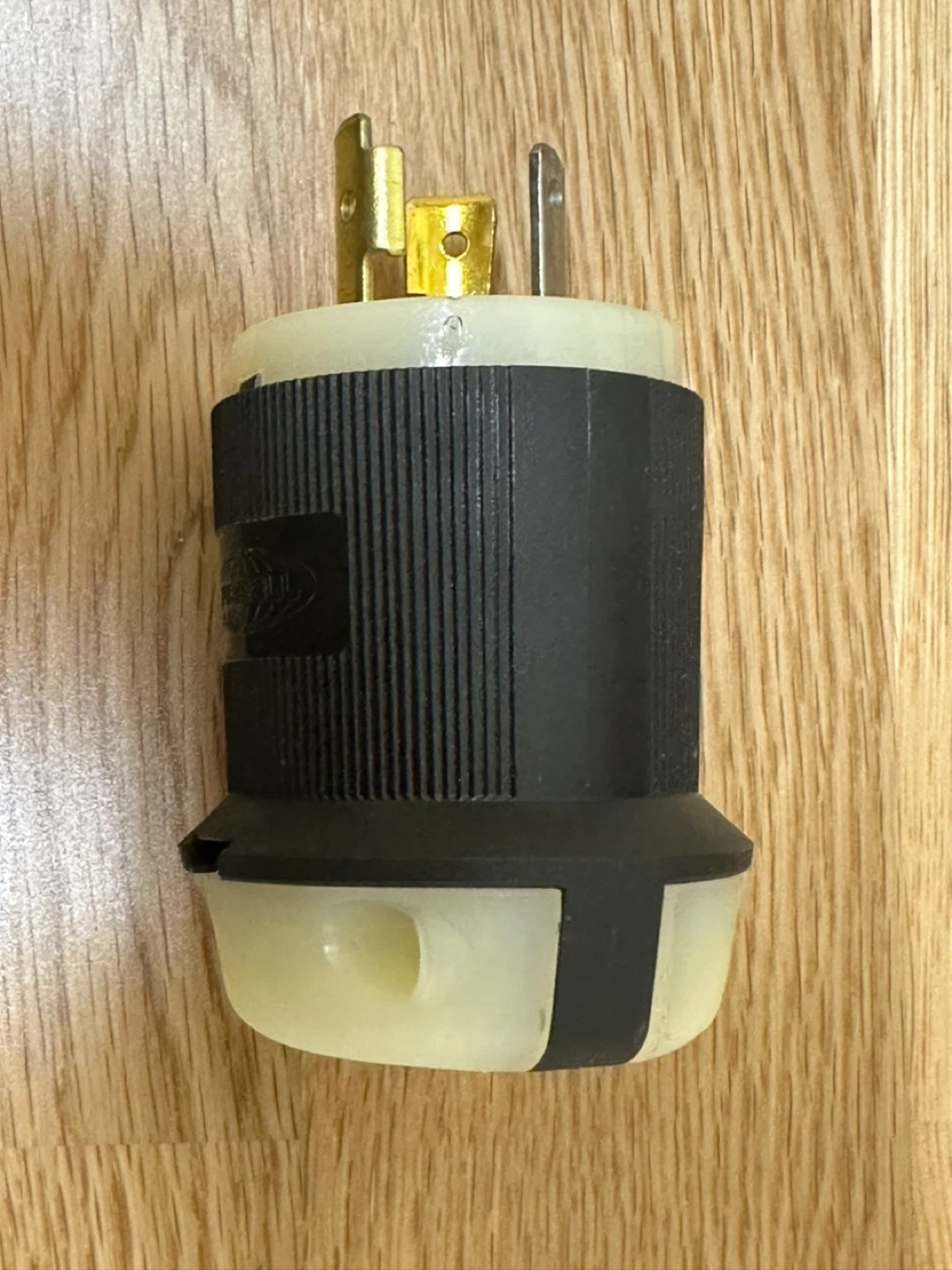 Hubbell HBL23110CN 20A 125V Locking Plug