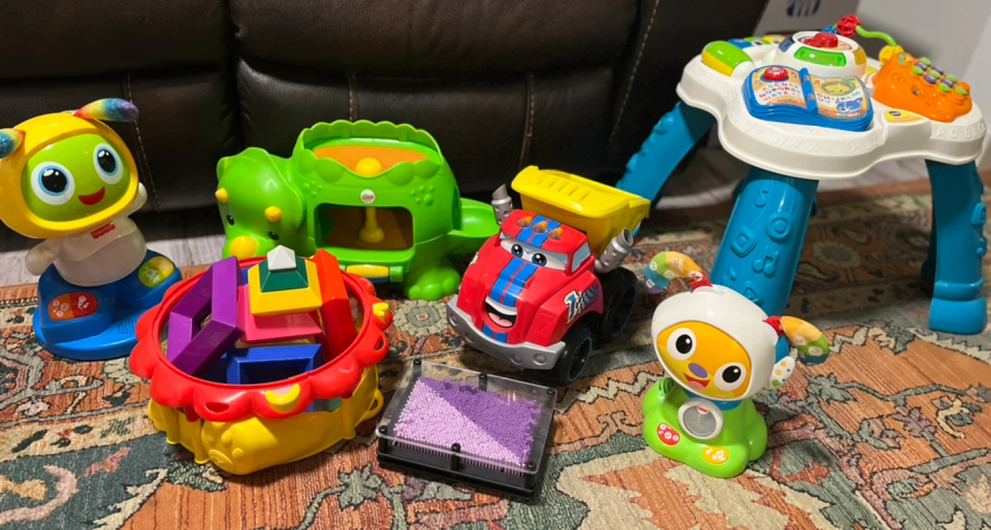 Fisher-Price Laugh & Learn Smart Stages Activity Table & Toys