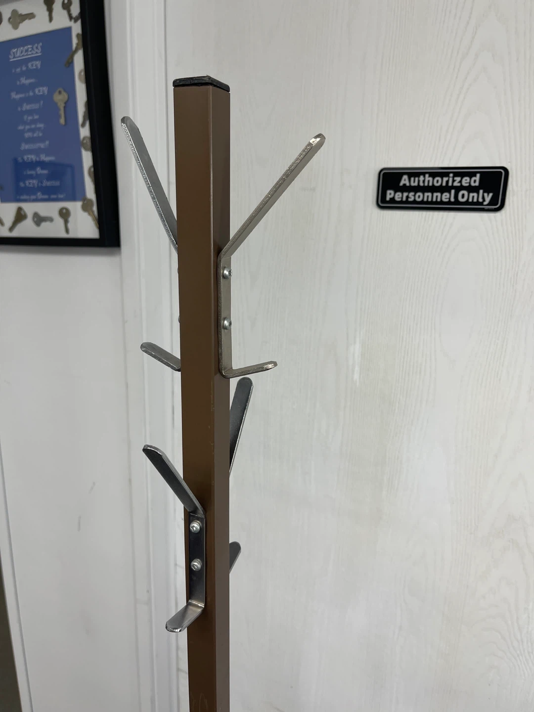 Two metal coat racks - photo 4
