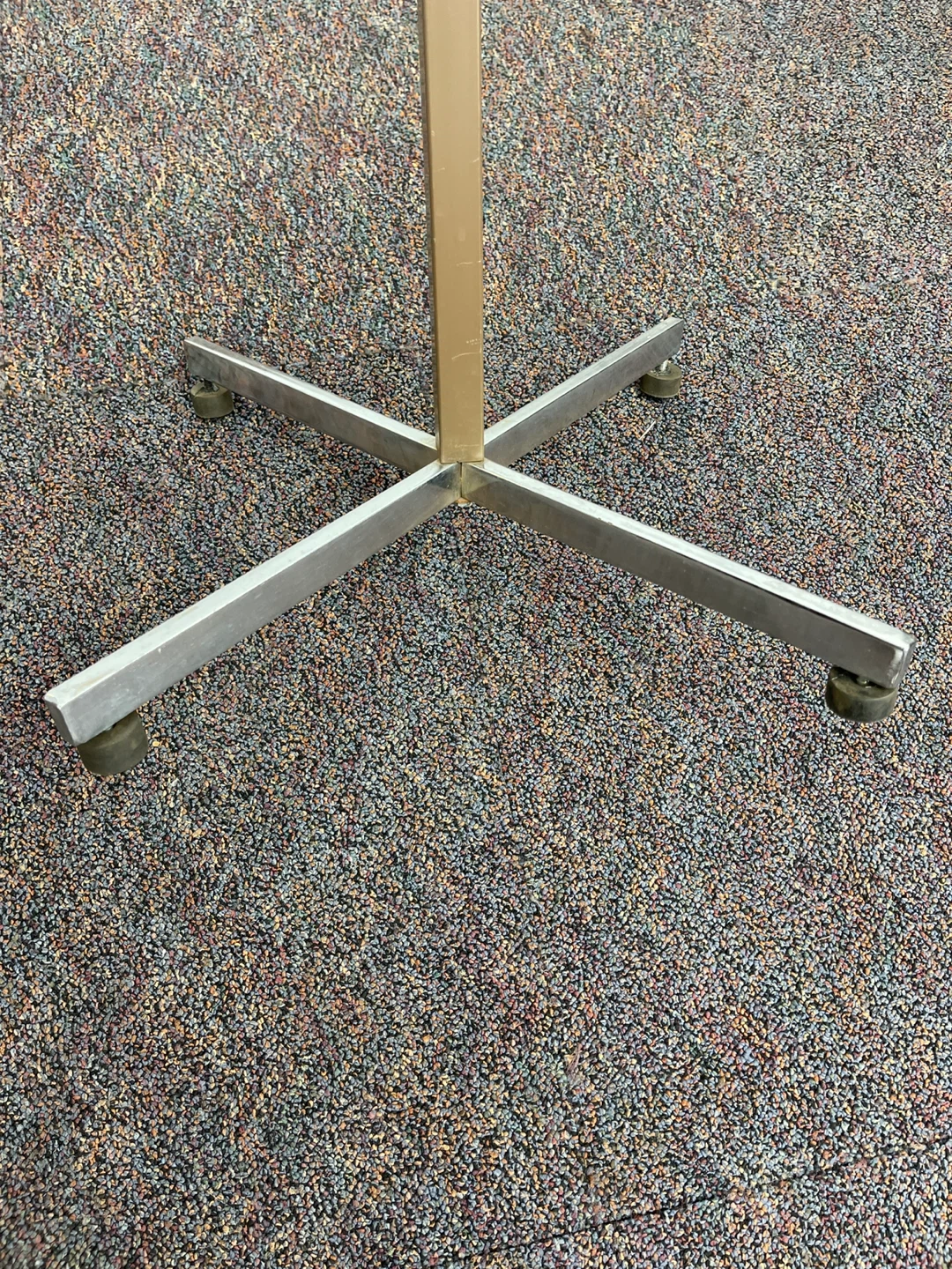 Two metal coat racks - photo 3