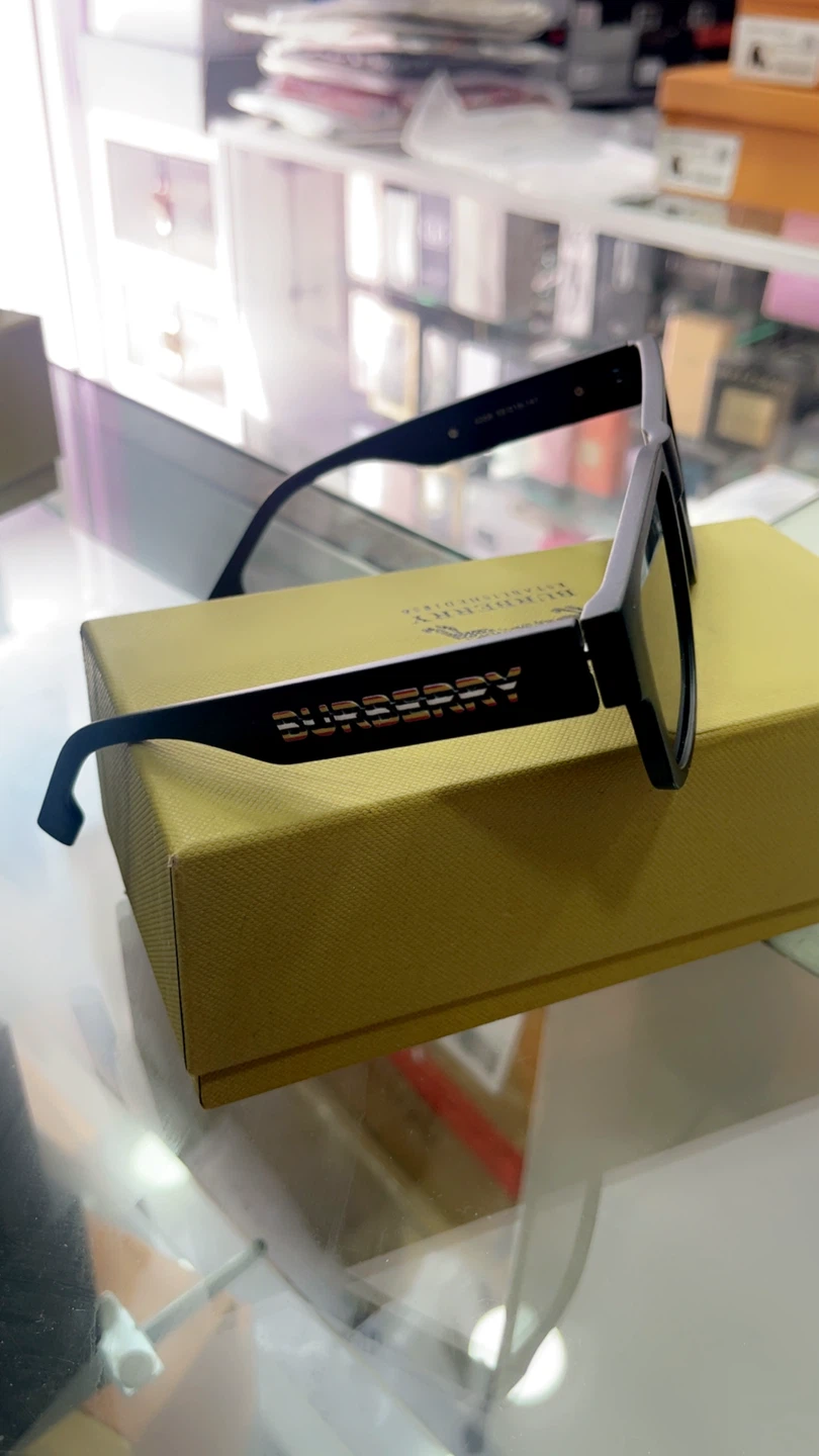 Burberry Sunglasses Black Square Frame - photo 4