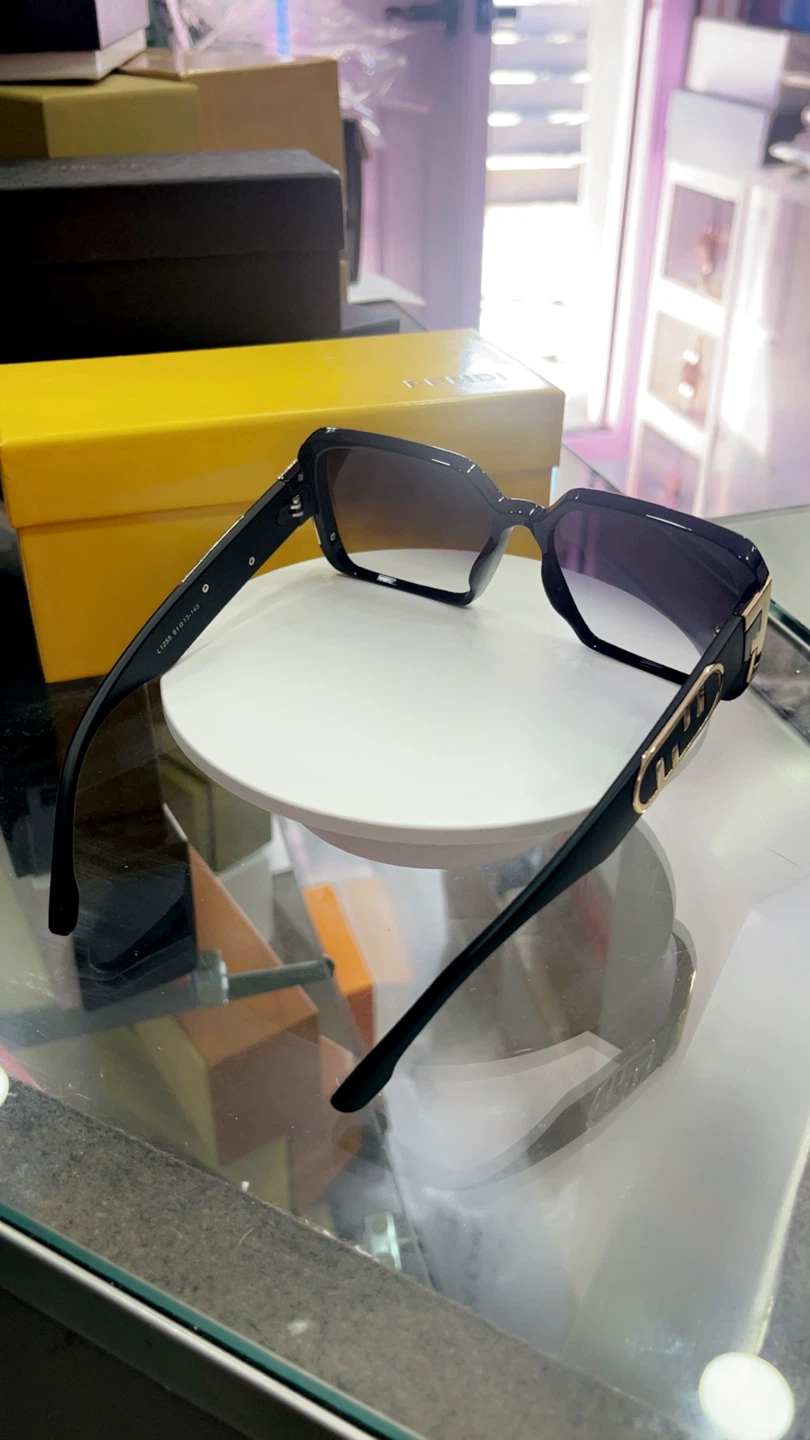 Fendi Sunglasses - photo 4
