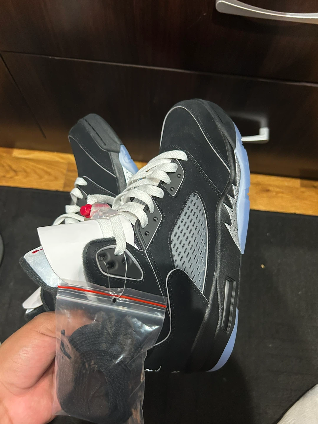 Air Jordan 5 Retro Black Metallic Silver - Size 8 - photo 5