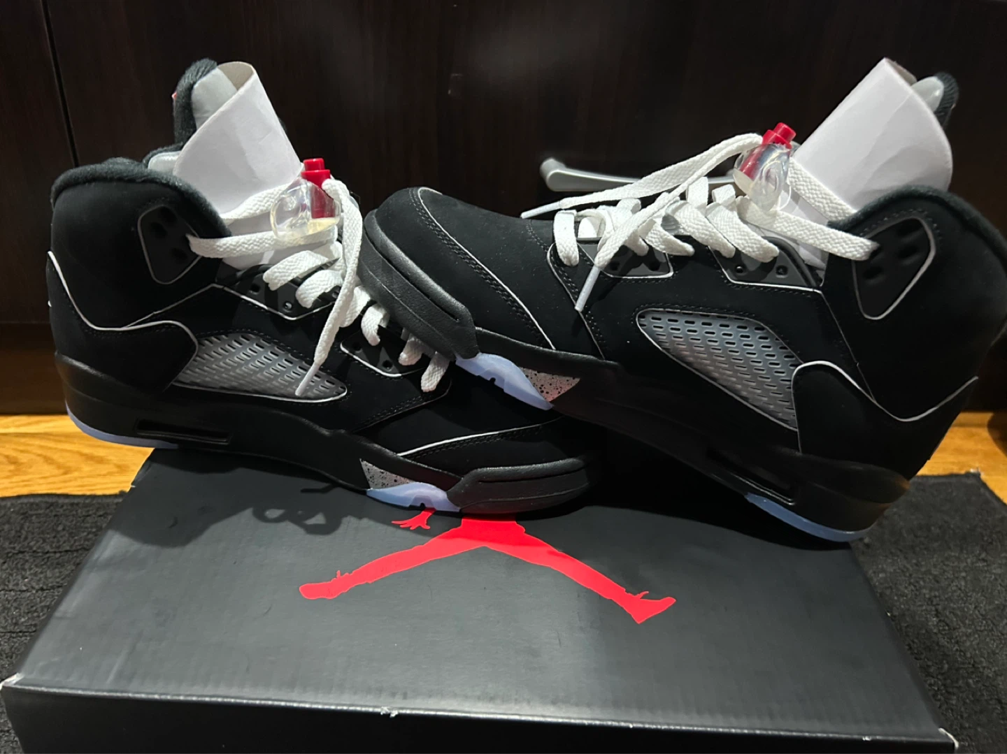 Air Jordan 5 Retro Black Metallic Silver - Size 8 - photo 3