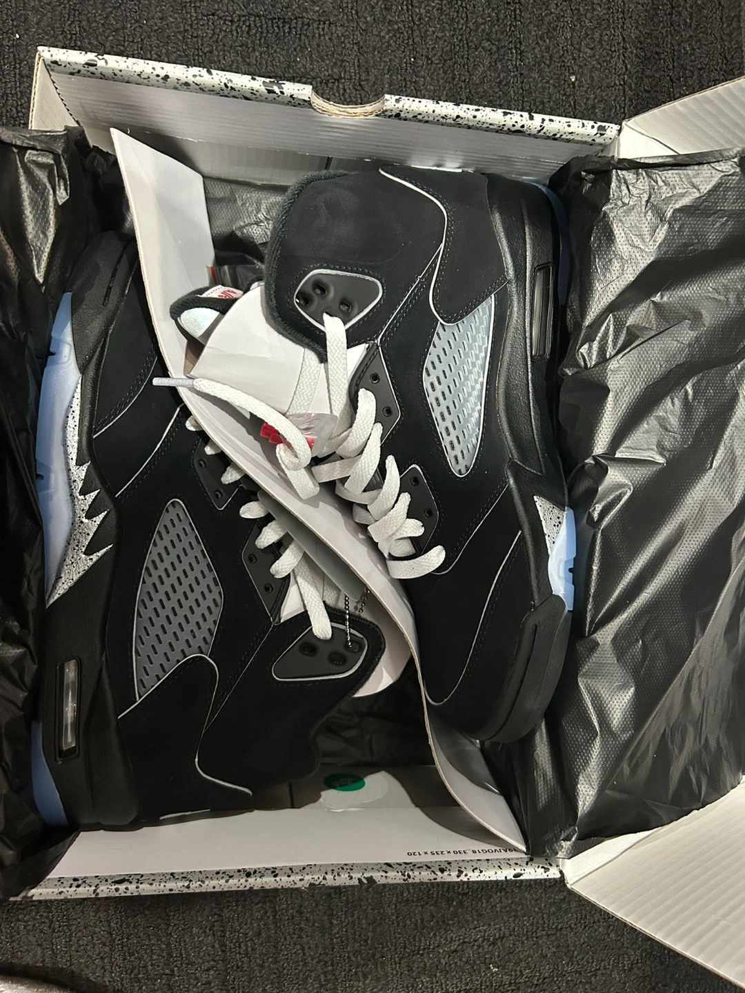 Air Jordan 5 Retro Black Metallic Silver - Size 8