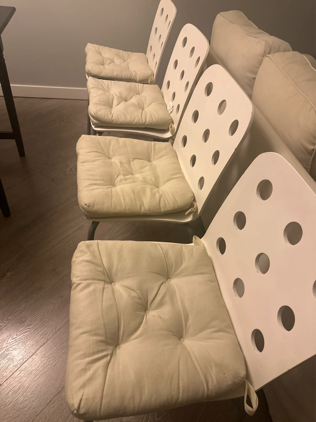 Set of 4 White Dining Chairs with Cushions - photo 3