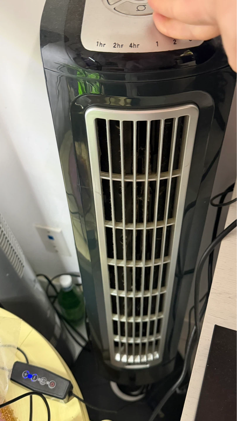 3 Tower Fans $290 - photo 2