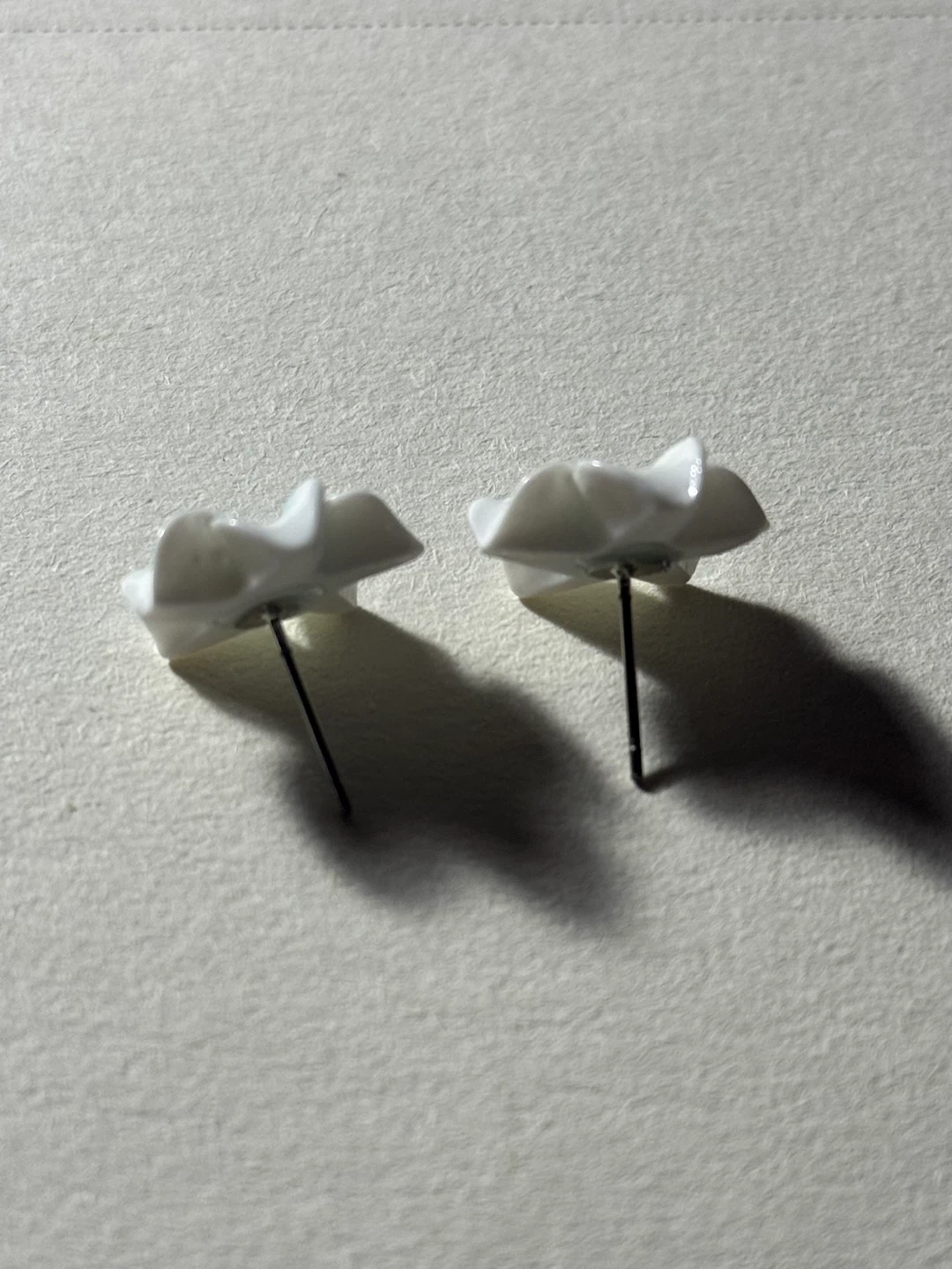 White and Blue Flower Stud Earrings - photo 2