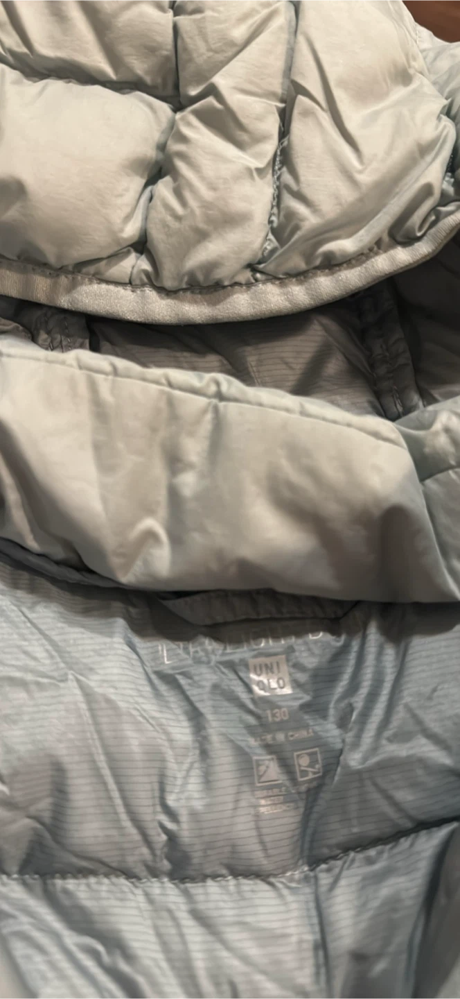 UNIQLO Light Puffer Jacket Size 130 FREE  120 Jacket - photo 3