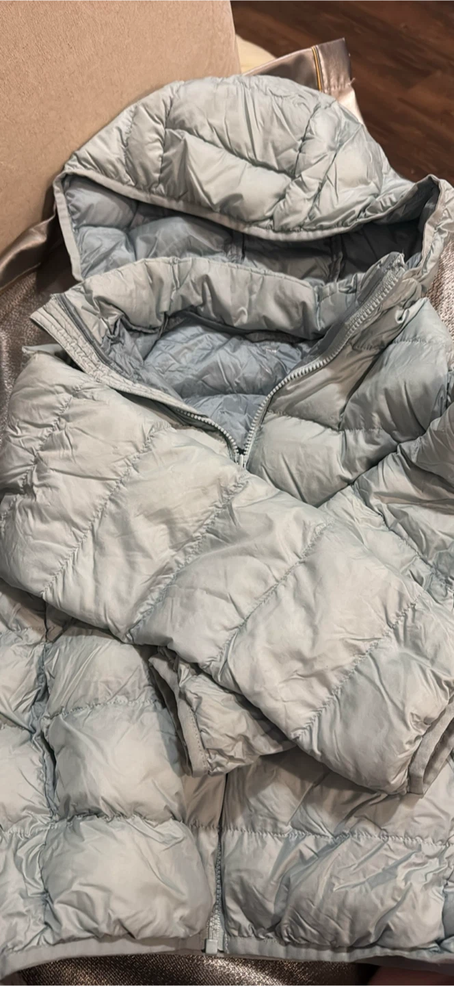 UNIQLO Light Puffer Jacket Size 130 FREE  120 Jacket - photo 2