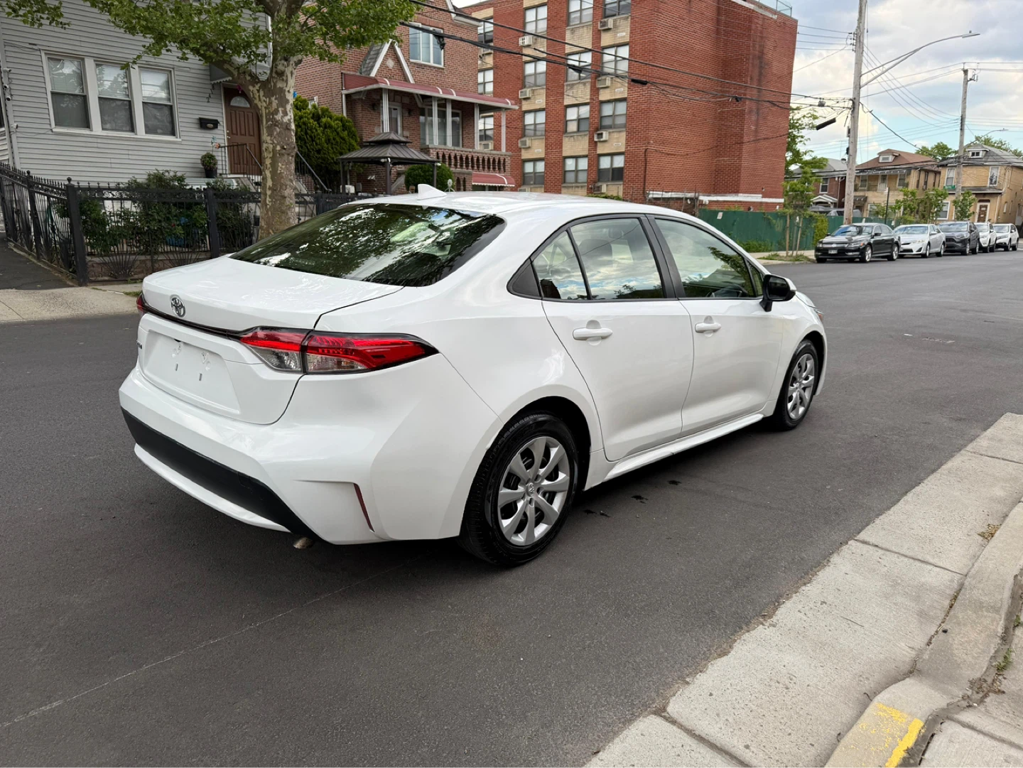 2022 Toyota Corolla Sedan - photo 3