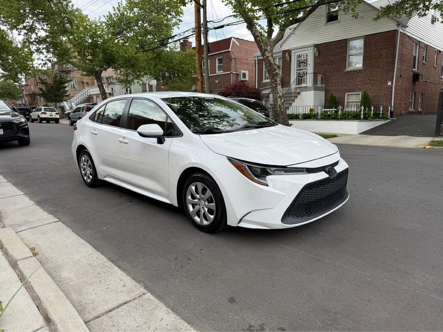 2022 Toyota Corolla Sedan - photo 2