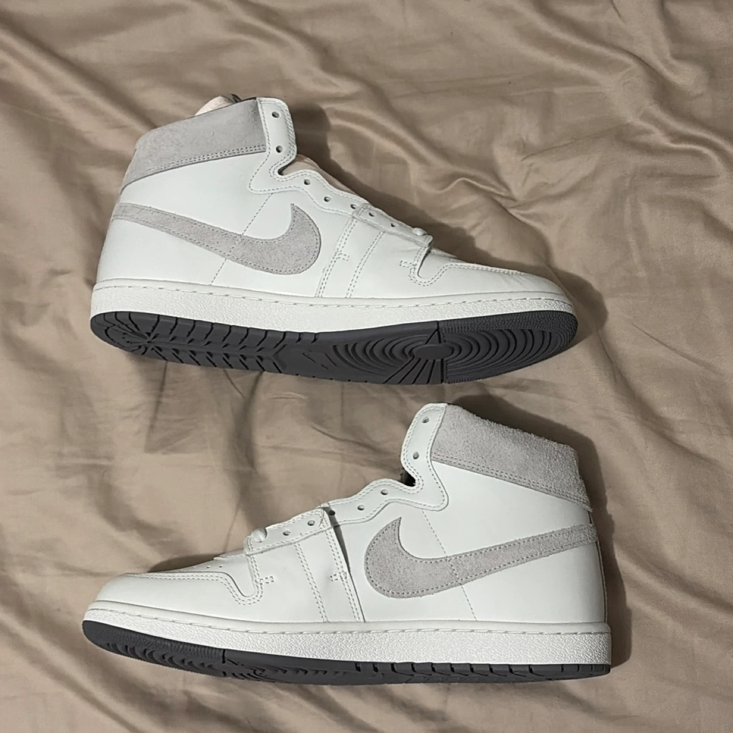 Size 13 - Air Jordan 1 High Air Ship - photo 3