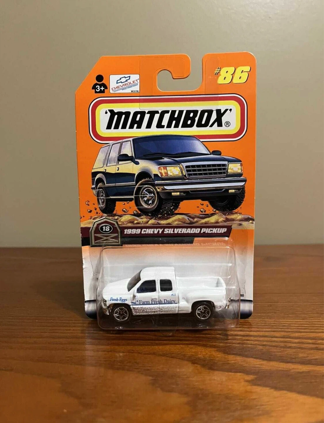 VINTAGE MATCHBOX SILVERADO & SUBURBAN (1:64 Scale diecast) - photo 3