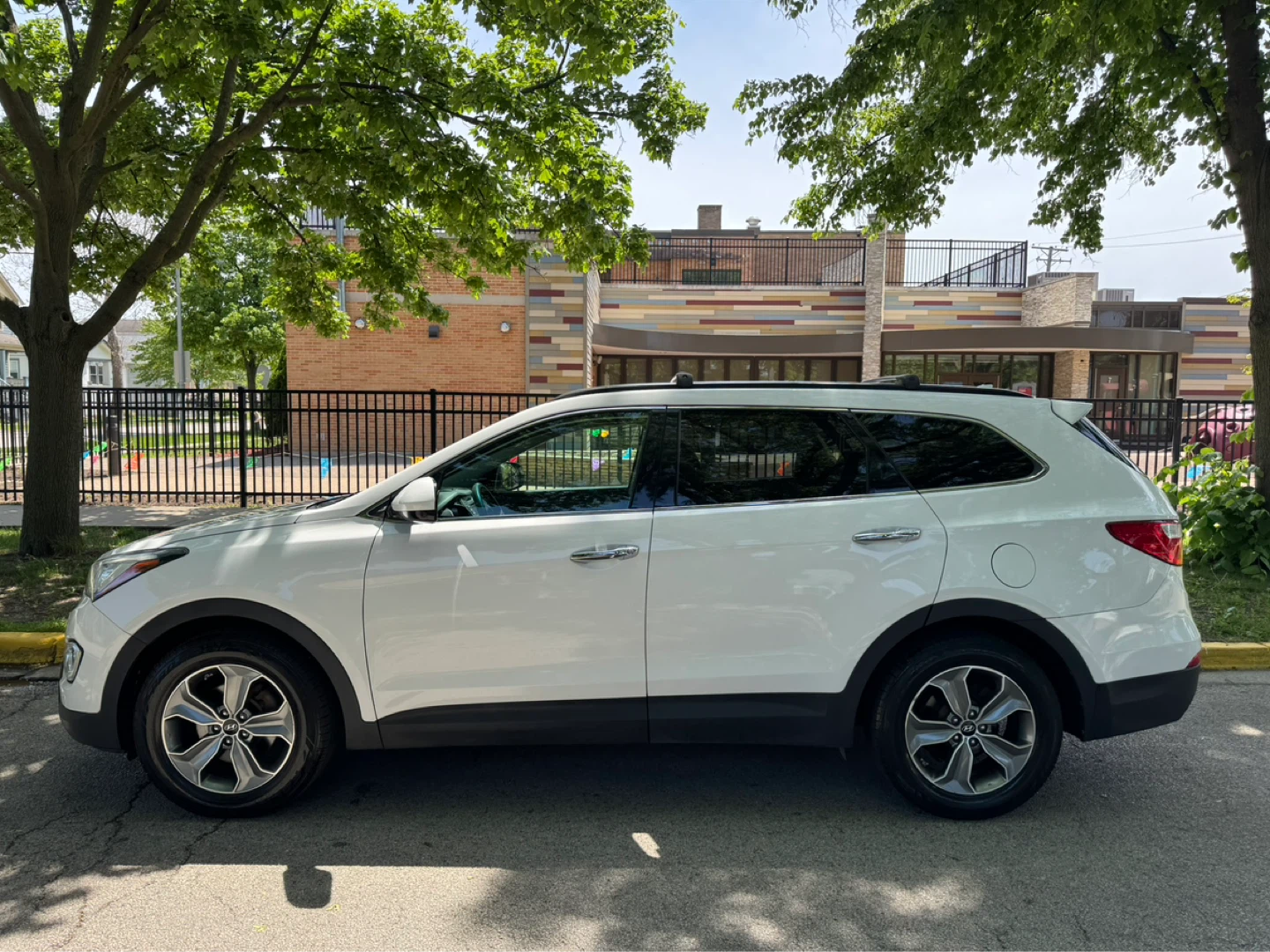 2016 Hyundai Santa Fe · SE Sport Utility 4D - photo 4