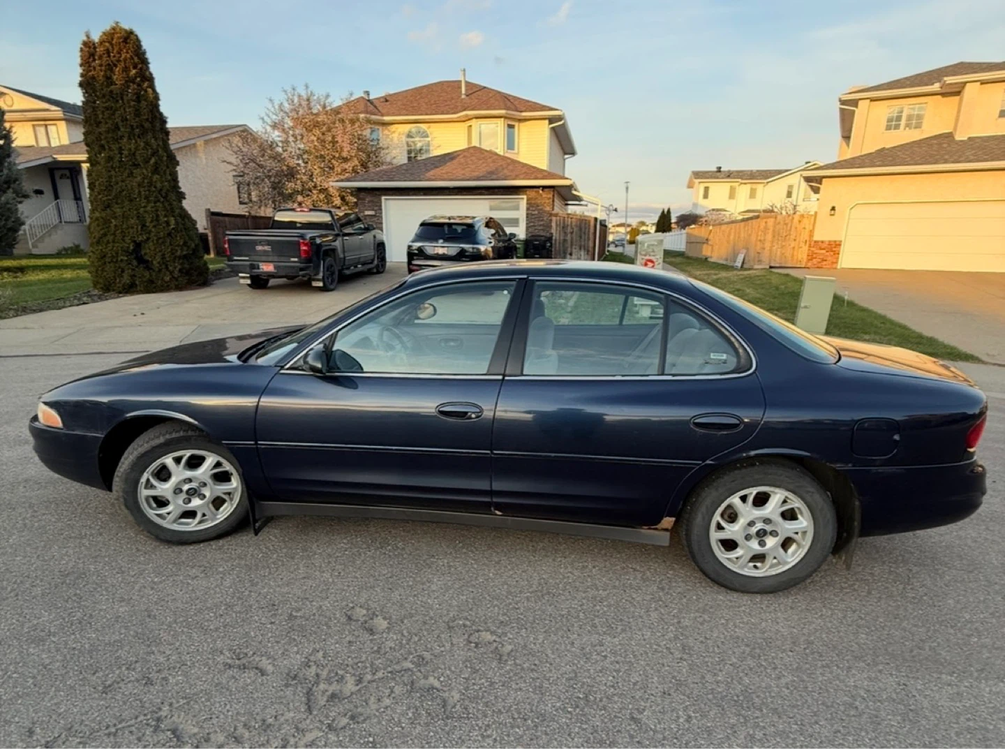One owner active no accidents  2001 Oldsmobile Intrigue Sedan - photo 4