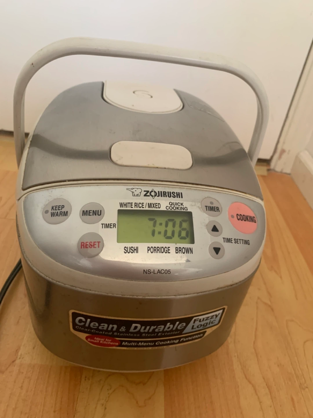 Zojirushi NS-LAC05 Electric Rice Cooker & Warmer