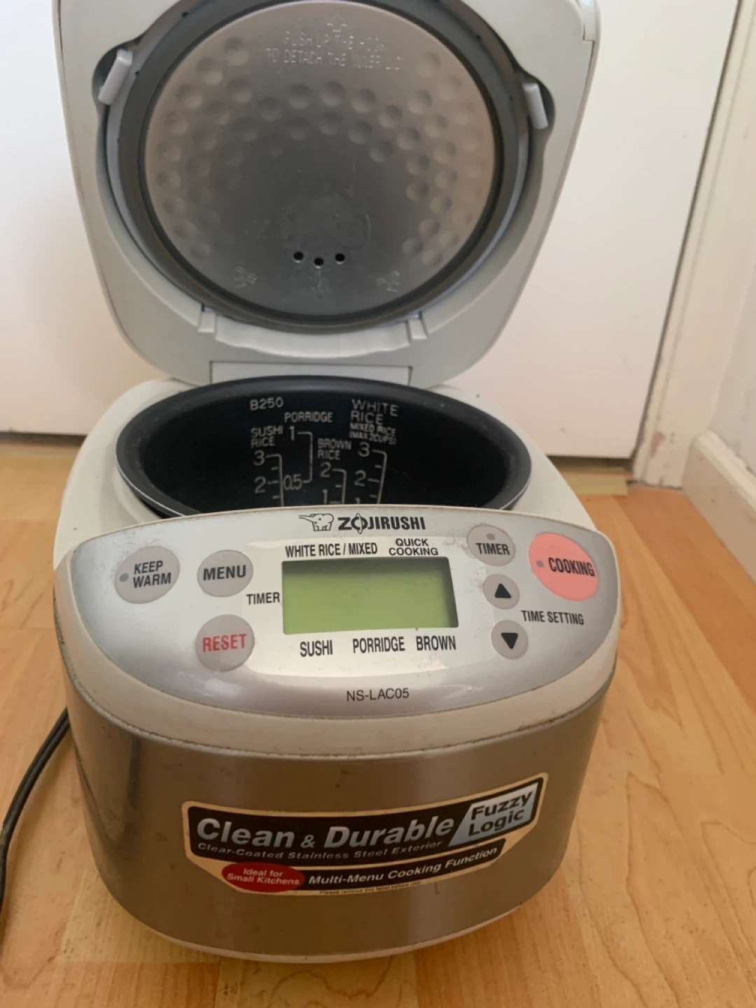 Zojirushi NS-LAC05 Electric Rice Cooker & Warmer - photo 2