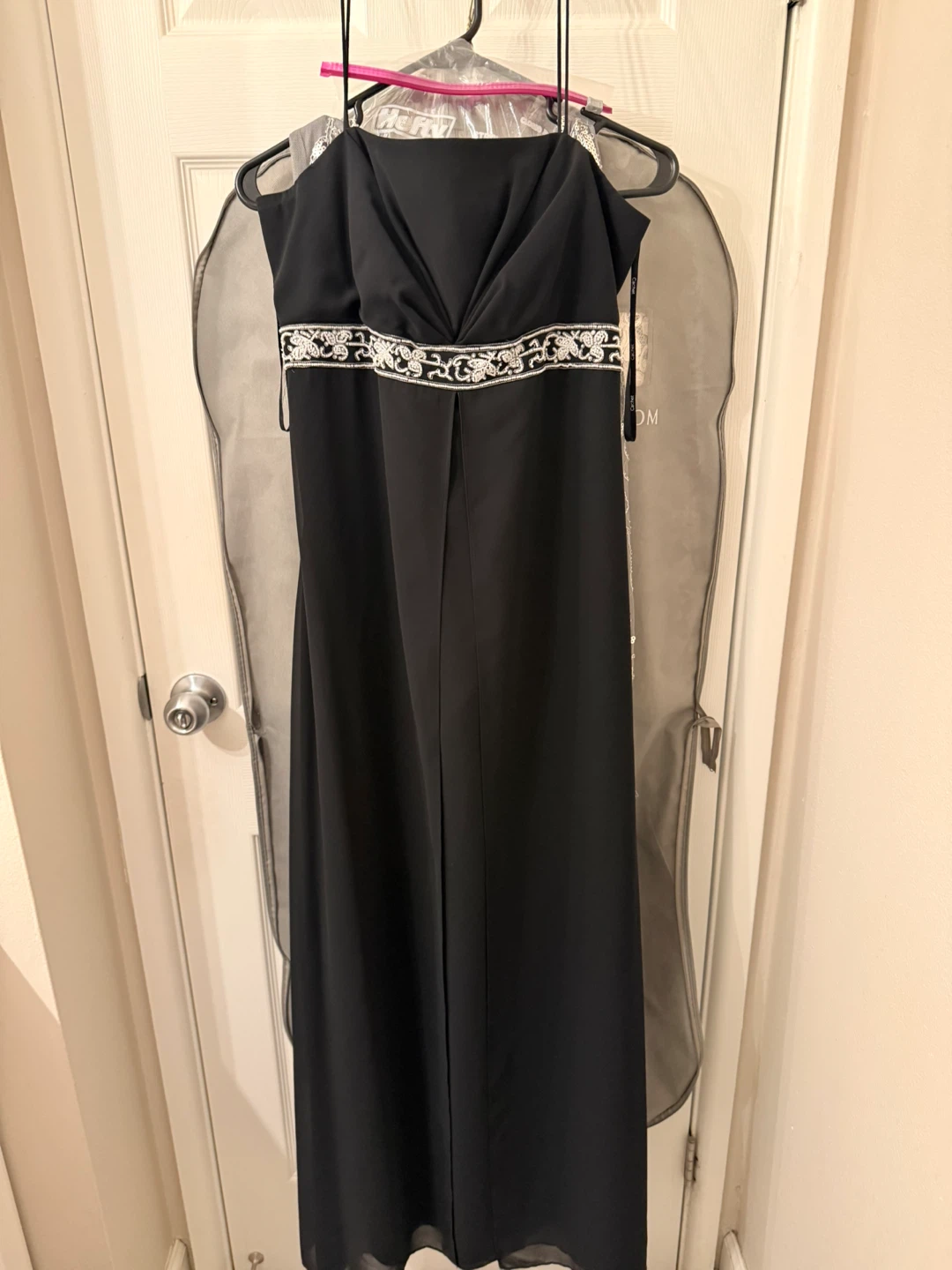 Cachet Black Formal Gown Size 12 - photo 2