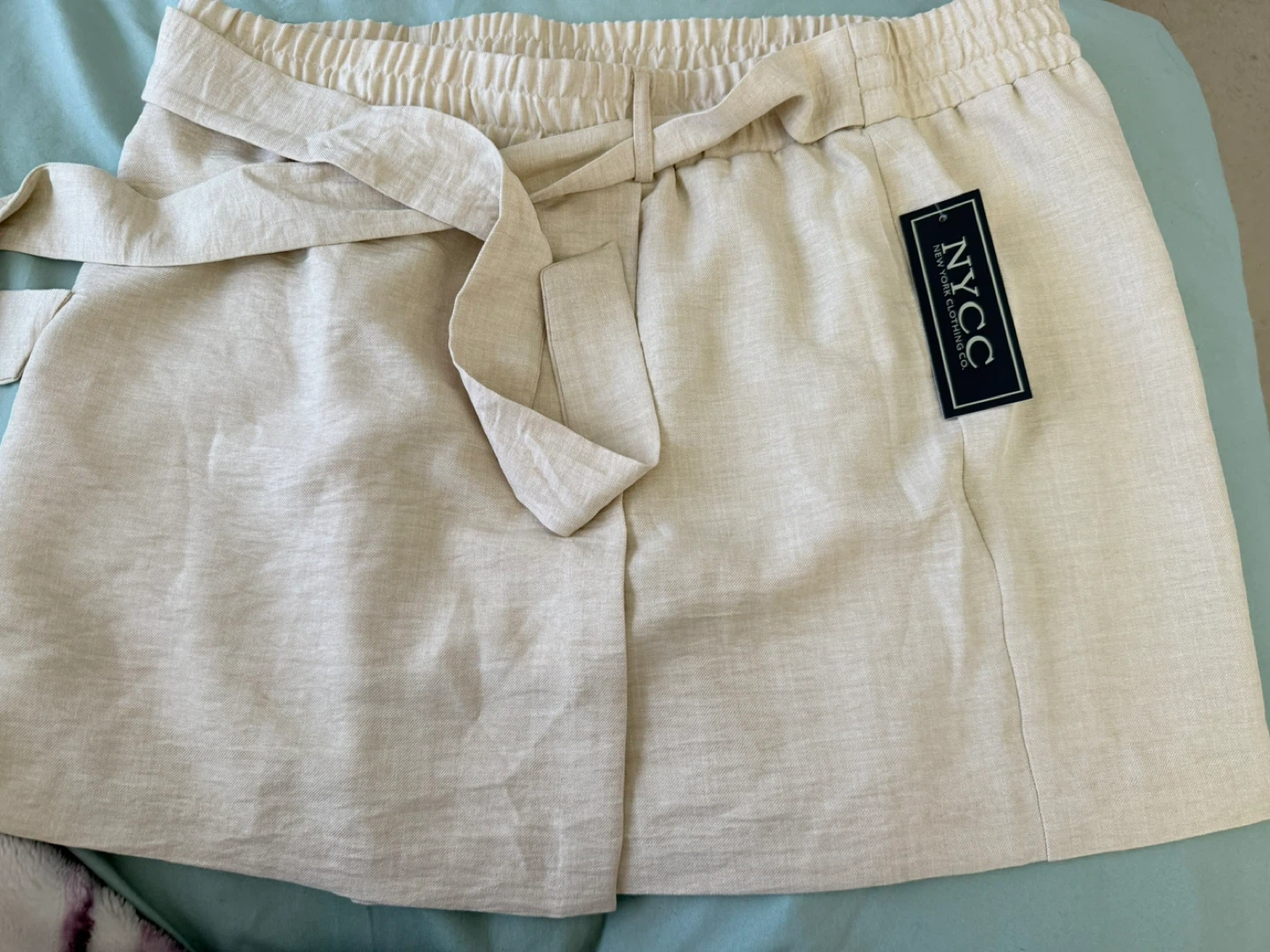 High Waisted Coral Shorts Size 10 - photo 5
