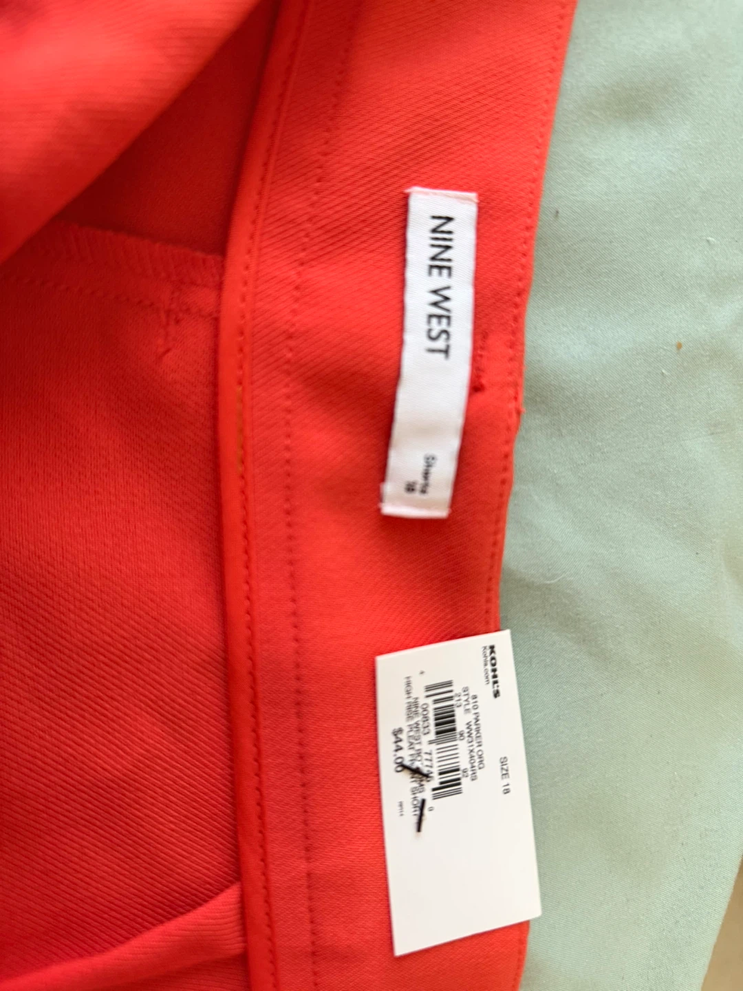 High Waisted Coral Shorts Size 10 - photo 2