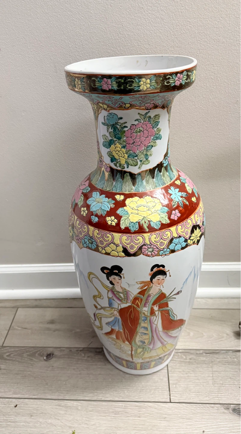 Large VTG Oriental Hand Painted Vase with Figures and Flowers - photo 3