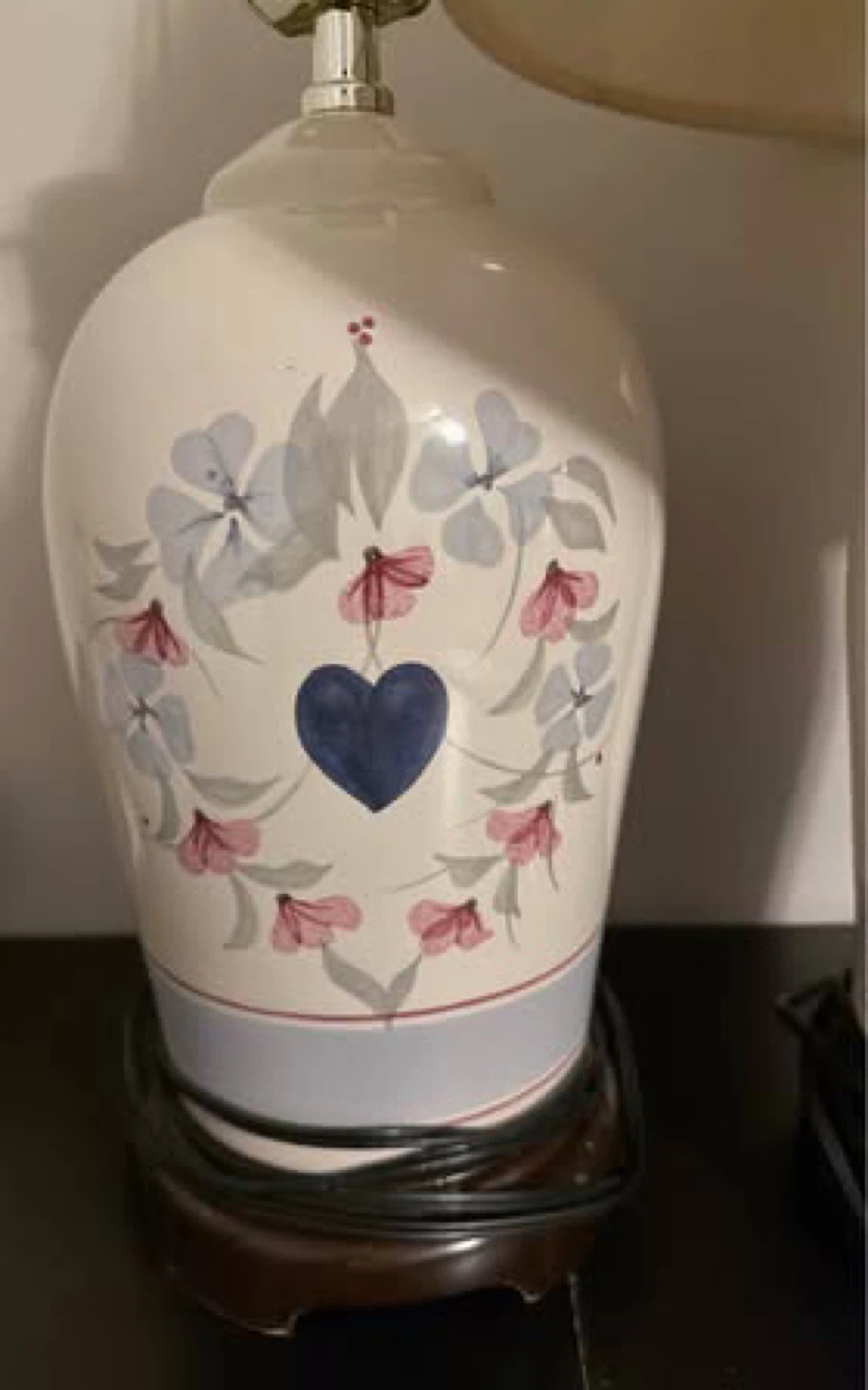 Vintage Ceramic Table Lamp with Heart Design - photo 2