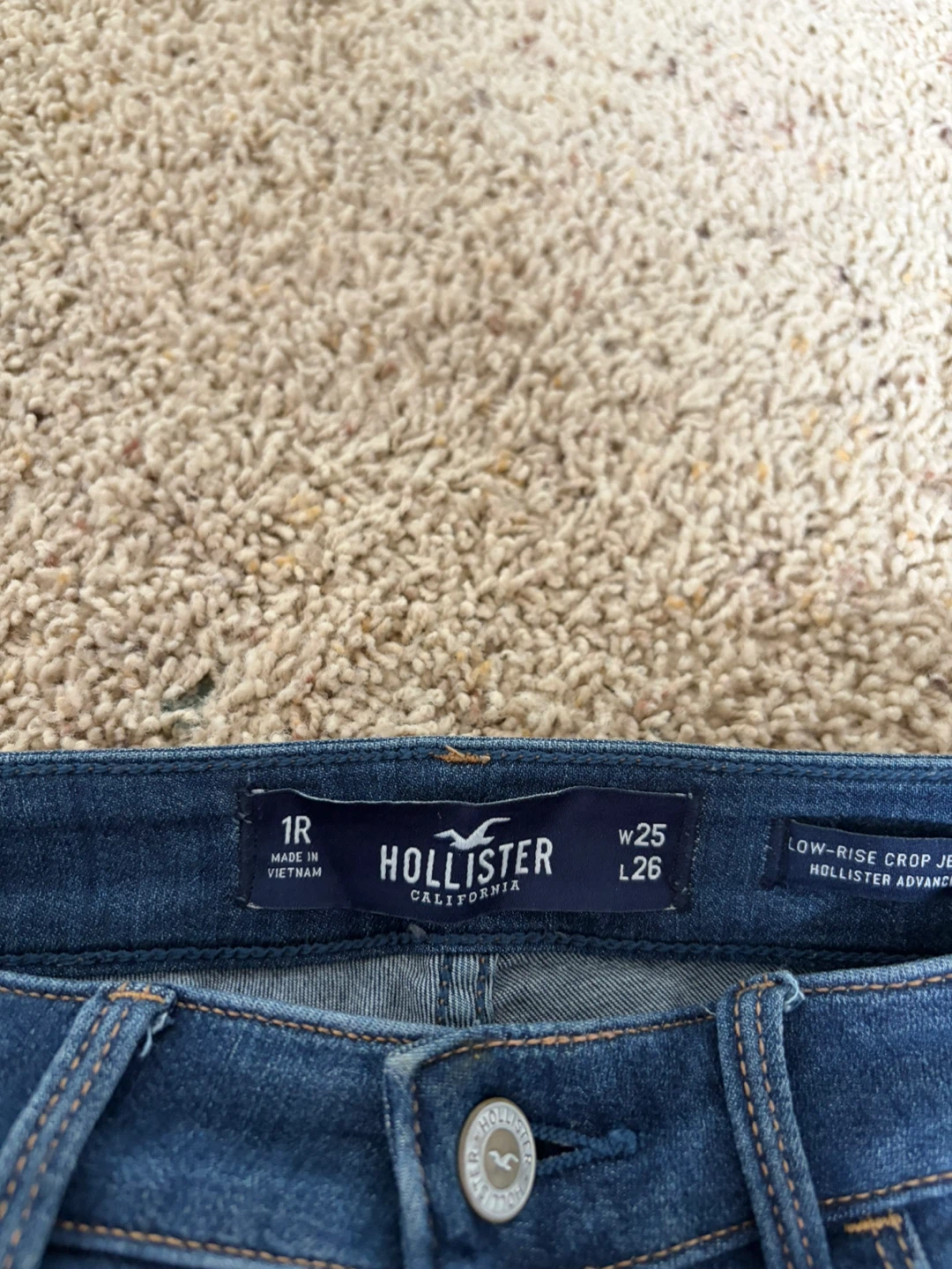 Hollister Low-Rise Crop Jeans - Size 25/26 - photo 2