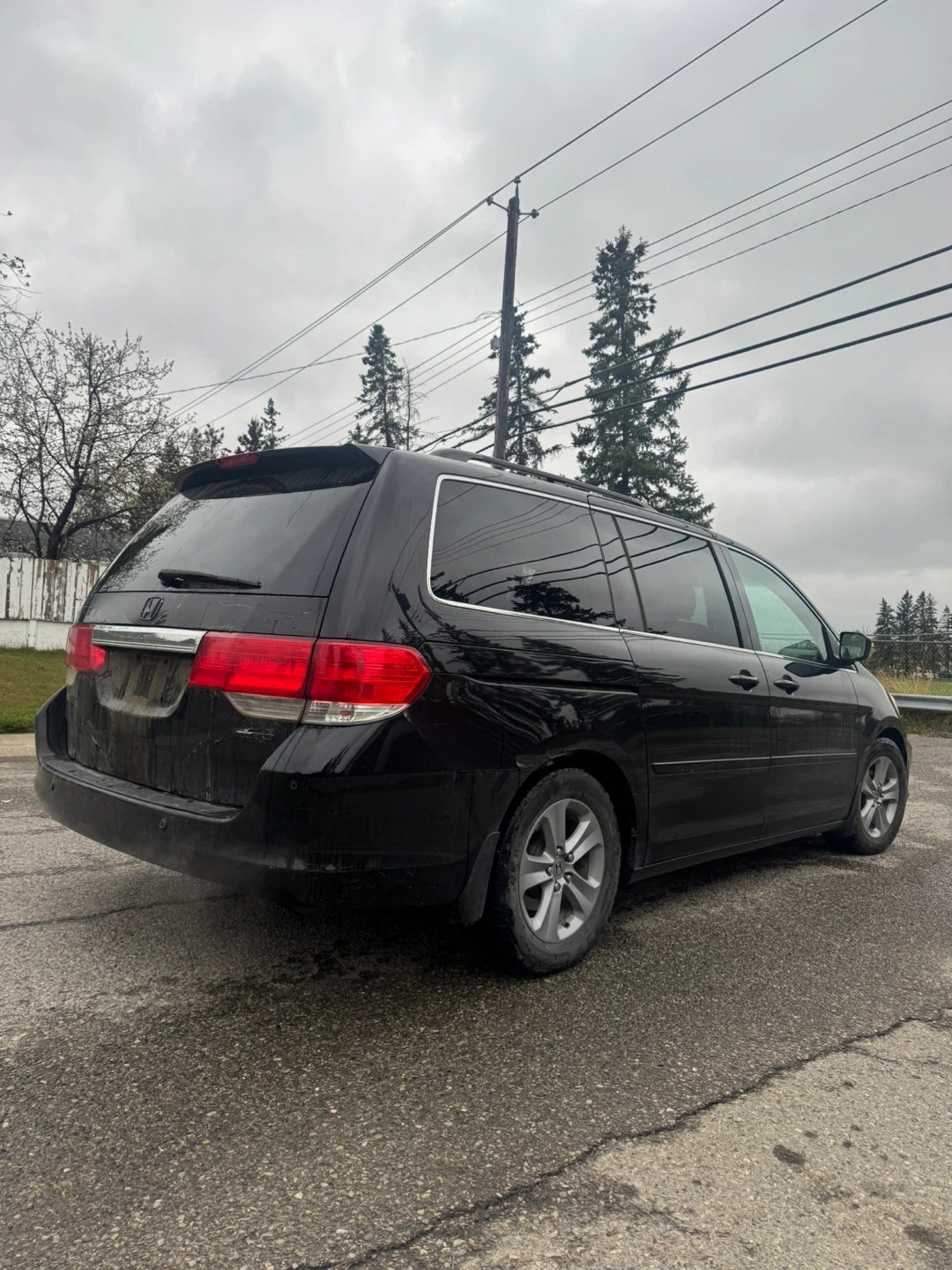 Black Honda Odyssey Minivan - photo 3