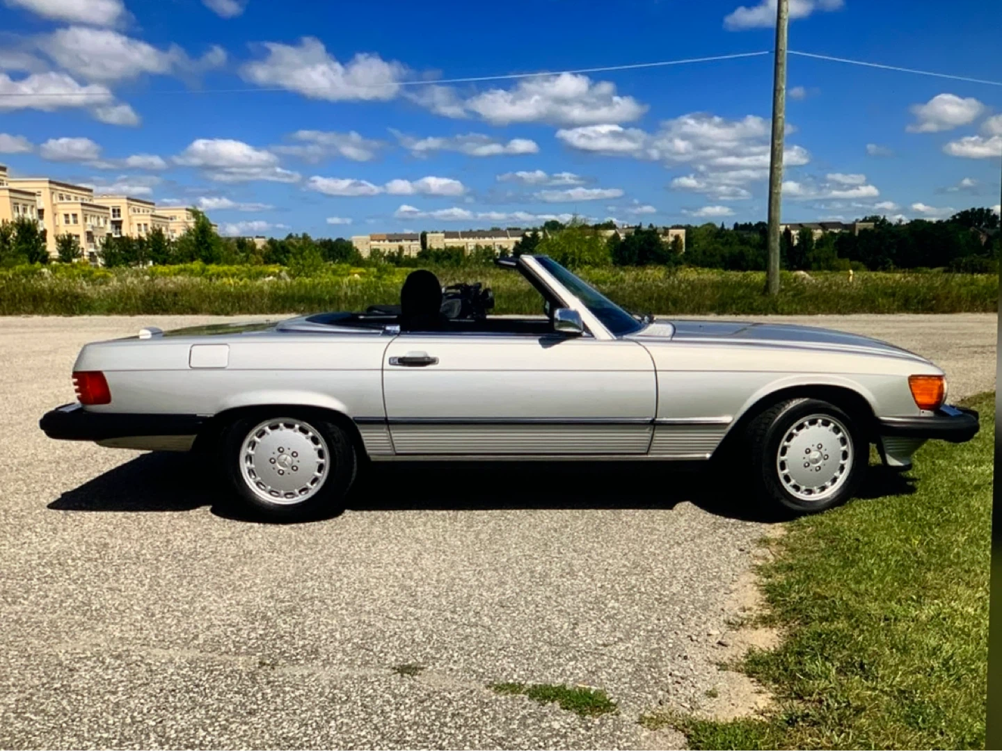 Silver Mercedes-Benz 560SL Convertible - photo 2
