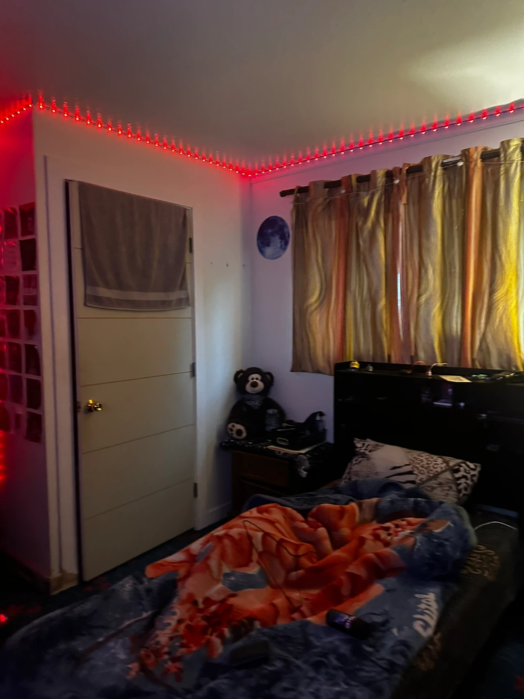 Private room in sharing available